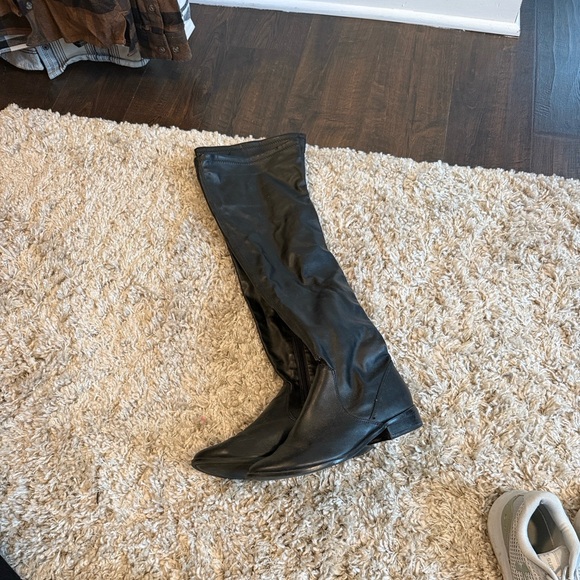 Aldo Women’s Black Boots - Picture 4 of 8